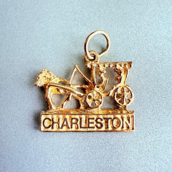 14K Solid Yellow Gold Charleston S. Carolina Horse Drawn...